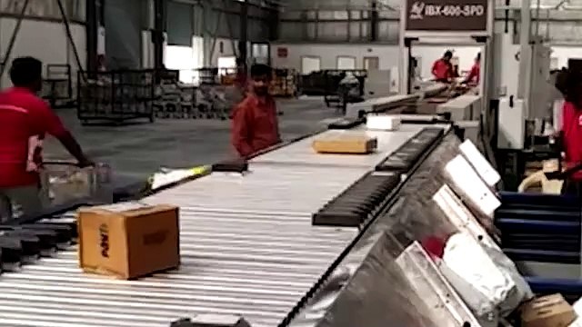 Sliding Shoe Sorter by Falcon Autotech