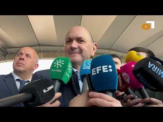 Visita de Rafael Louzán, presidente de la #RFEF, a La Cartuja: las obras, Mundial 2030, derbi…