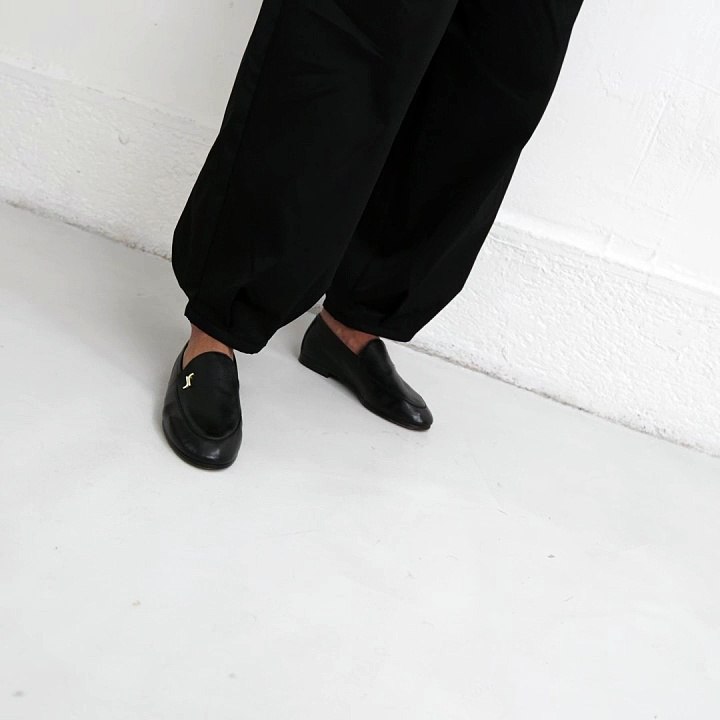 264-DATY-CUIR-NOIR_VIDEO