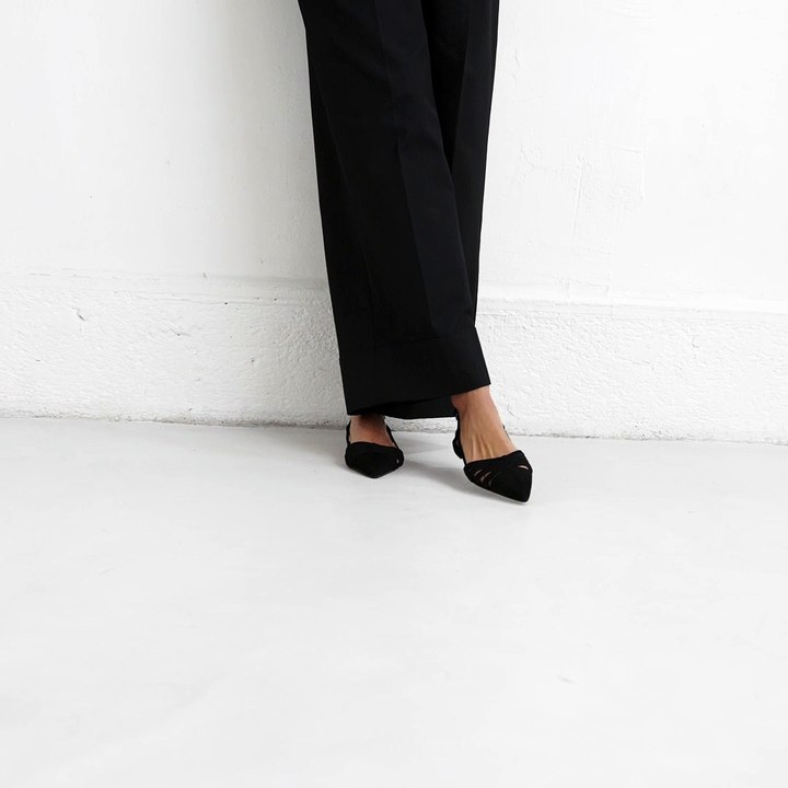 264-DELICAT-CUIR-BRILLANT-NOIR_VIDEO