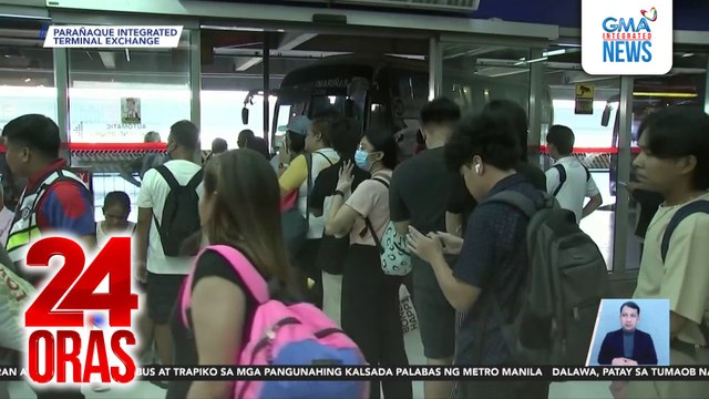 Ilang pasahero sa PITX, tiniis na tumayo sa bus para makabiyahe ngayong Semana Santa | 24 Oras
