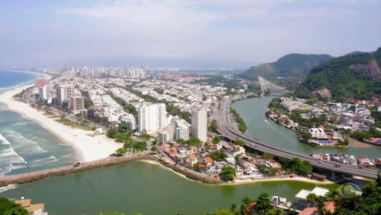 Carol convida Júlia para trabalhar na clínica | Beleza Fatal