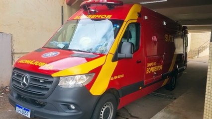 Idosa é socorrida pelo Siate após atropelamento no Santo Onofre