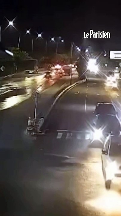 Un conducteur tombe d'un pont en suivant Google...