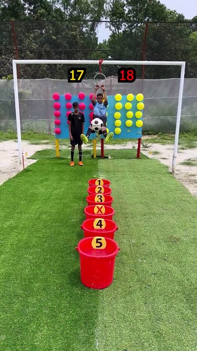 Who will win throwing the ball challenge__(1080P_HD)