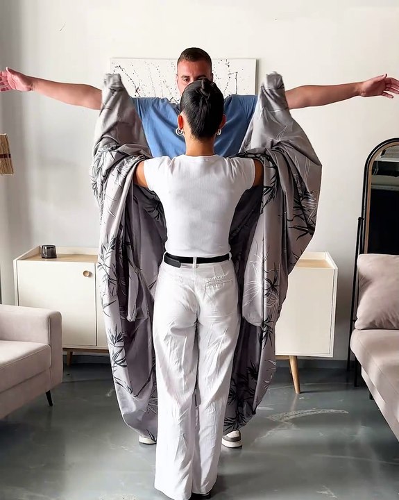 How to change bed sheets with your partner without a fight😂