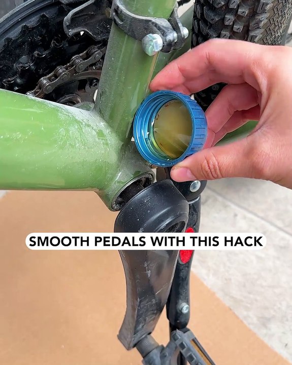 Every biker needs this trick 🚲✔️