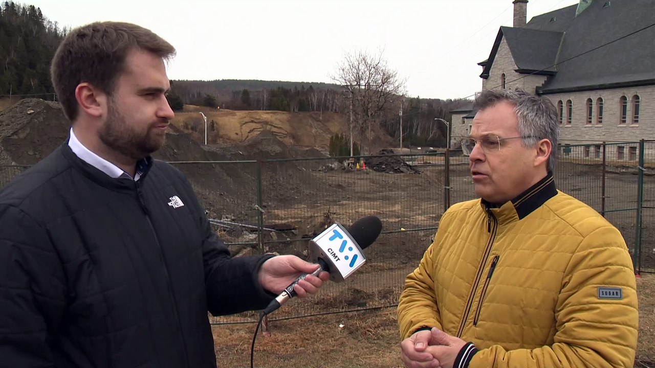 CH 16 Avril TOPO Construction hopital sur pause h264