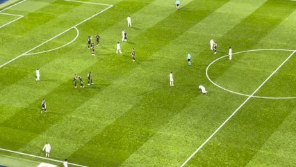 Los jugadores agradecen el apoyo a la afición del Madrid