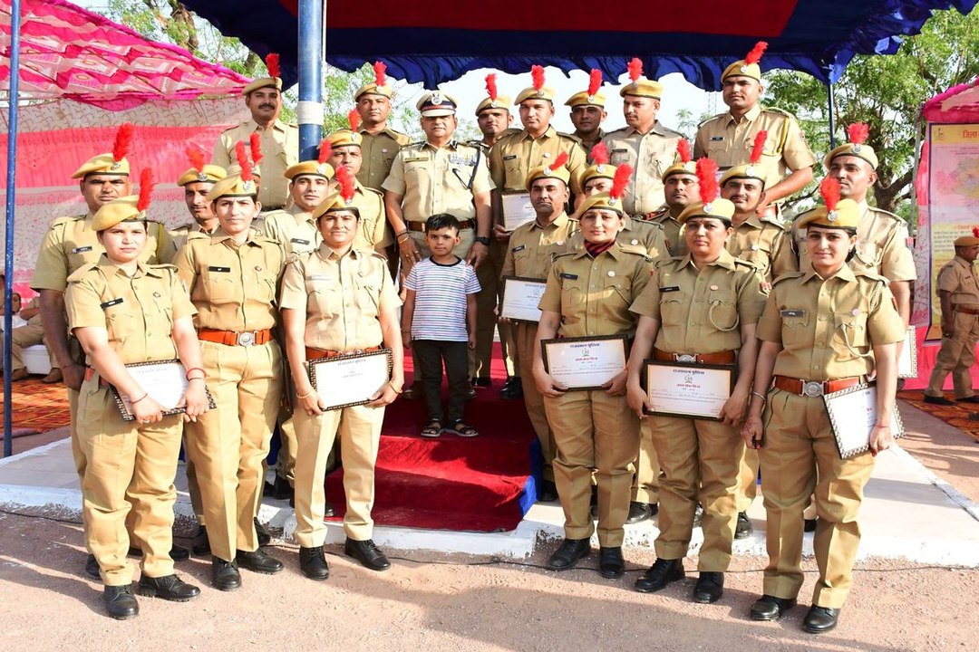 पुलिसकर्मियों ने रक्तदान कर दिया मानव धर्म का संदेश, एसपी टोगस ने 45 जनों को किया सम्मानित