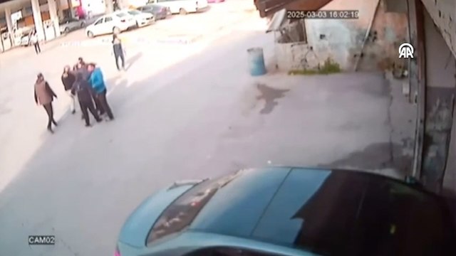 Trafik kazası sonrası çıkan kavgada 1 kişi öldü, 2 kişi yaralandı