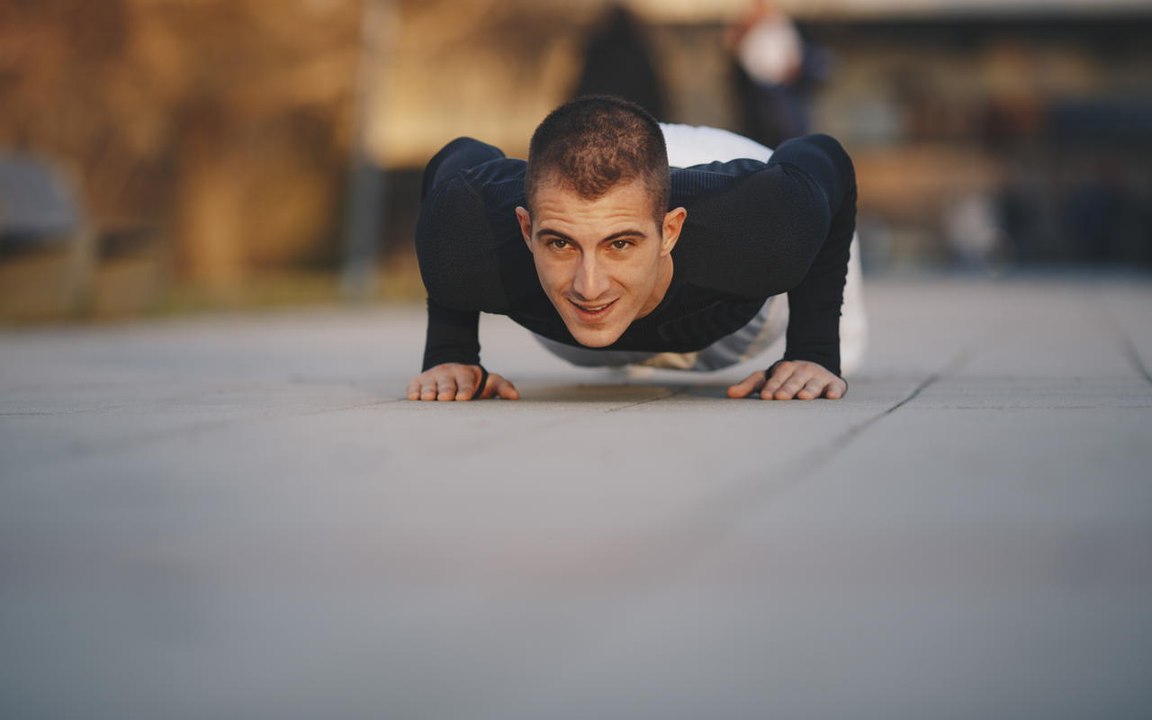 Plank dinamici, perfetti per allenare il core: come eseguirli