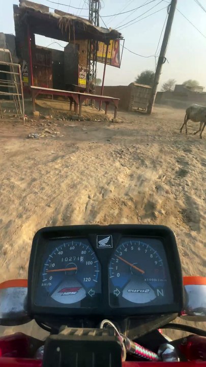 pakistani road video.8