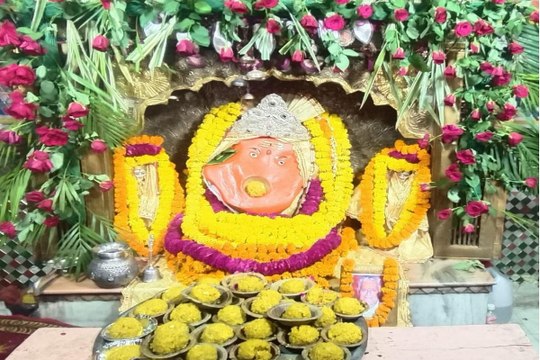 संकष्टी चतुर्थी : परकोटा गणेश मंदिर में सजी झांकी, महिलाओं ने चंद्रमा को अर्घ्य देकर खोला व्रत