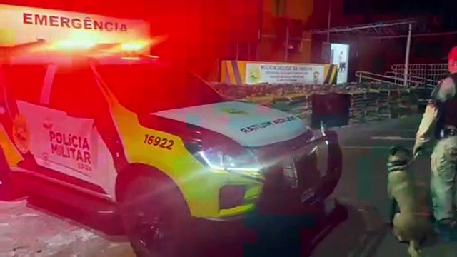 PM apreende caminhão com quase 3 toneladas de maconha na PR-323