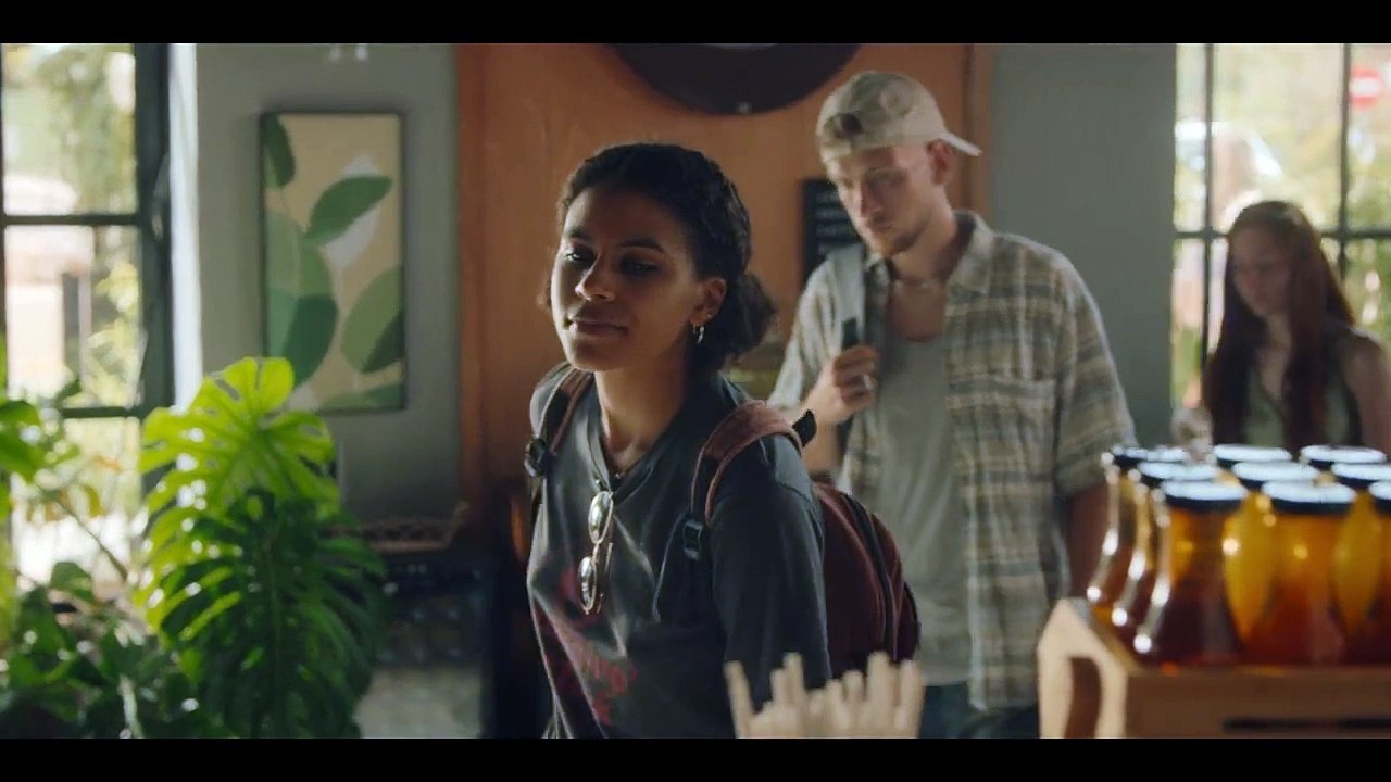 Black.Mirror.S06E04.720p.NF.WEBRip.x264-GalaxyTV
