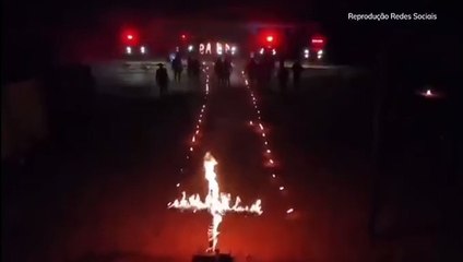 Ministério Público investiga policiais que queimaram cruz em SP