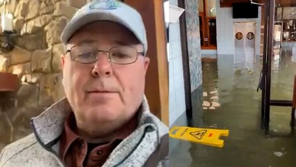 Para proteger su negocio de las inundaciones, el propietario decide que lo mejor es inundar el restaurante él mismo