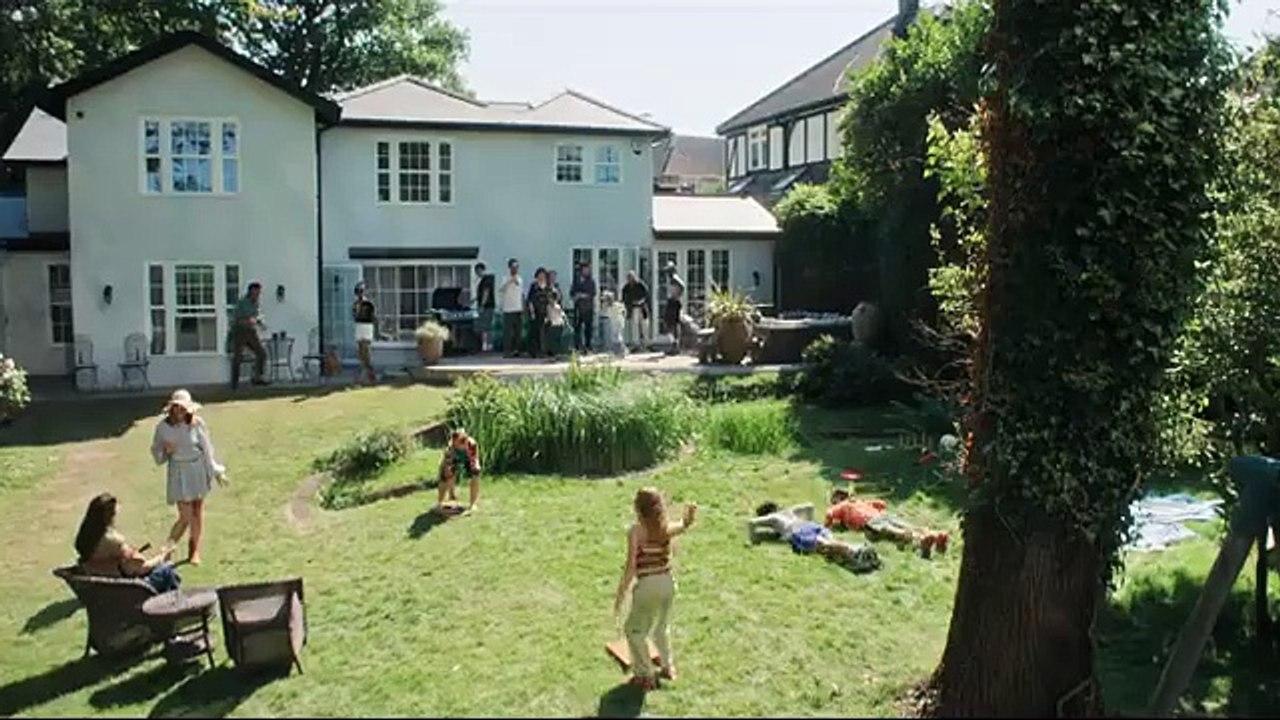 Bande-annonce de The Roses avec Olivia Colman et Benedict Cumberbatch / C'est le remake de l'une des comédies les plus méchantes des années 80