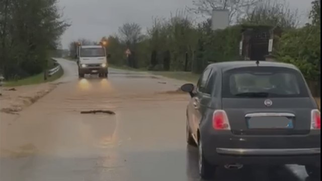 Maltempo, strade allagate e torrenti esondati nel Piacentino