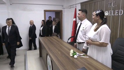 Genç çift devlet desteğiyle el ele verdi