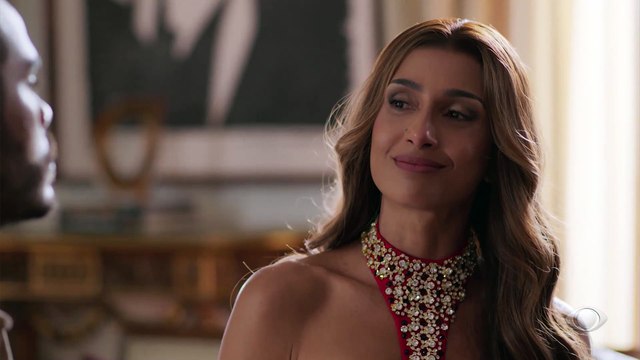 Lola e Benjamin trocam ofensas na frente de Gabriel | Beleza Fatal