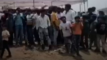 Ujjain: शराबबंदी के बाद सीमा पर उमड़ी भीड़