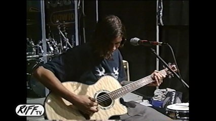 Riff Sessions: Smile Empty Soul "This is War"