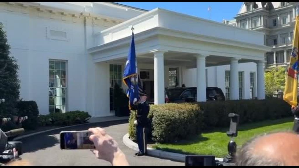 Video Giorgia Meloni arrivata alla Casa Bianca per il colloquio con Donald Trump