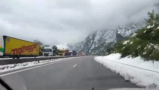 530 camions sont bloqués en direction du tunnel du Fréjus