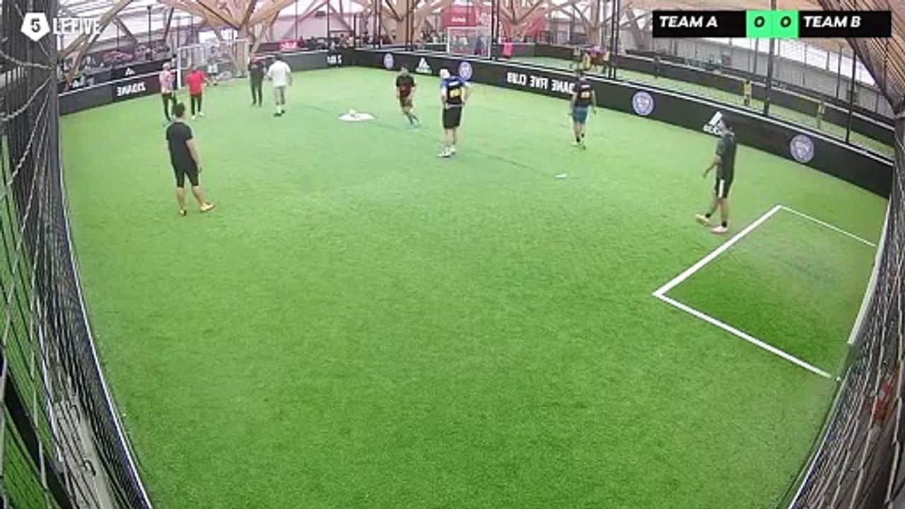 17/04 à 17:06 - Football Terrain ZFC (LeFive P18)