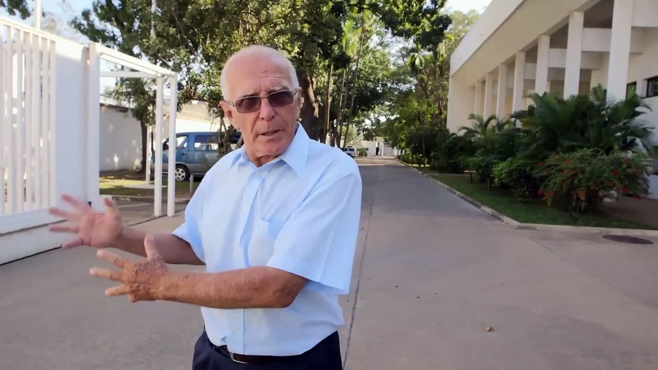 Cambodge 1975  Phnom Penh tombe aux mains des Khmers rouges – Documentaire Histoire - AMP