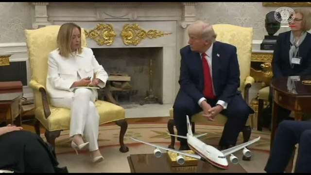 Meloni (in italiano): l'invasore è Putin. E Trump: Cosa ha detto?