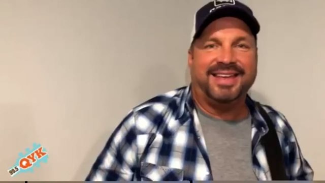 Garth Brooks Dive Bar