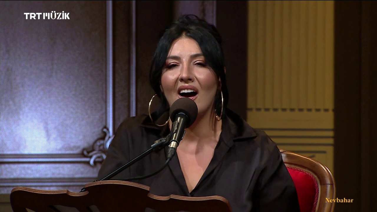 Burcu Göktürk / Böyle mi esecekti son günümde bu rüzgar