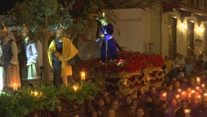 Inicia la procesión de Jesús de Nazareno en el Casco Antiguo