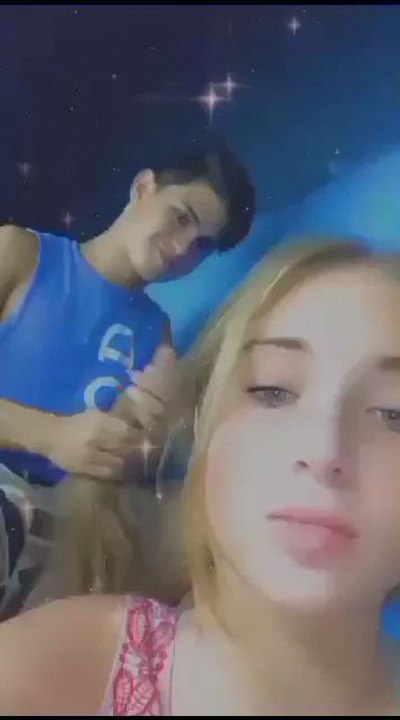 Hermanito arreglandole el pelo a su hermanita 🤗❤️🤗❤️🤗❤️🤗❤️🤗❤️🤗❤️🤗