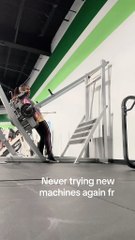 i was looking around for help and no one saw me 😭😭 #GymTok #beginner #gymfail #swing #legday #sitmyassdown