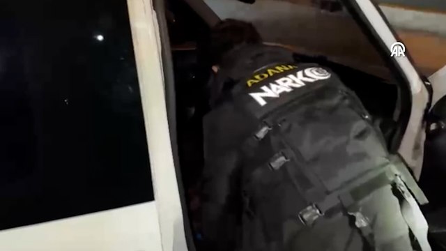 Adana'da uyuşturucu operasyonunda yakalanan 3 zanlıdan 1'i tutuklandı