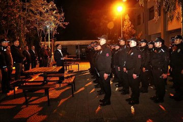 Müdür Aksoy Çevik Kuvvet Personeliyle Bir Arada