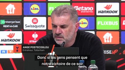 Postecoglou : “Vous allez devoir me supporter encore un peu”