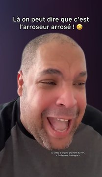 Là on peut dire que c’est l’arroseur arrosé ! 🤣 #humour #drole #parodie #comedie #acting #cinema #eddymurphy #imitation