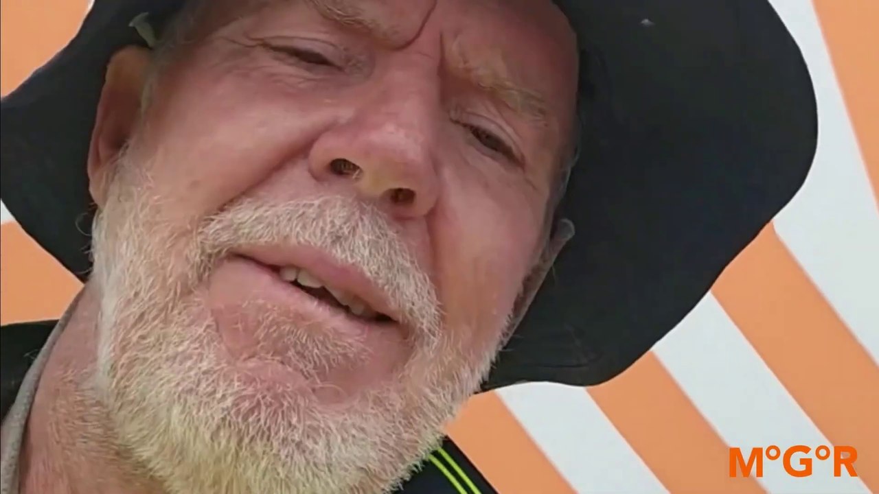 ALMA Class Globe 580 / 2025 - Survivre au marasme  énergie solaire, récupération des eaux de pluie et panne d'alternateur en mer