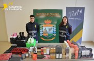 Ferrara, profumi falsi venduti online: sequestrate 9mila confezioni (18.04.25)
