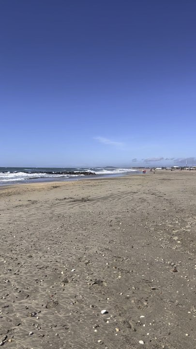 LA MER AGITÉE sur la plage sétoise