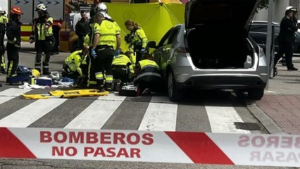 Una joven resultó gravemente herida tras ser atropellada junto a su bebé por un coche en Madrid