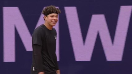 Munich - Shelton, les pieds sur terre