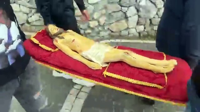 Amalfi (SA) - Da Pogerola di Amalfi la processione con la statua del Cristo morto (18.04.25)