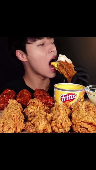 Follow for more ASMR videos🌮🍟 Credits: @ddm_ddang #mukbang #asmr #fastfood #asmreating