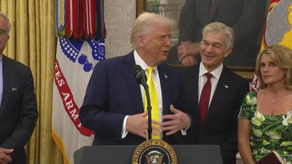 Trump interrumpe su intervención por la indisposición de una niña